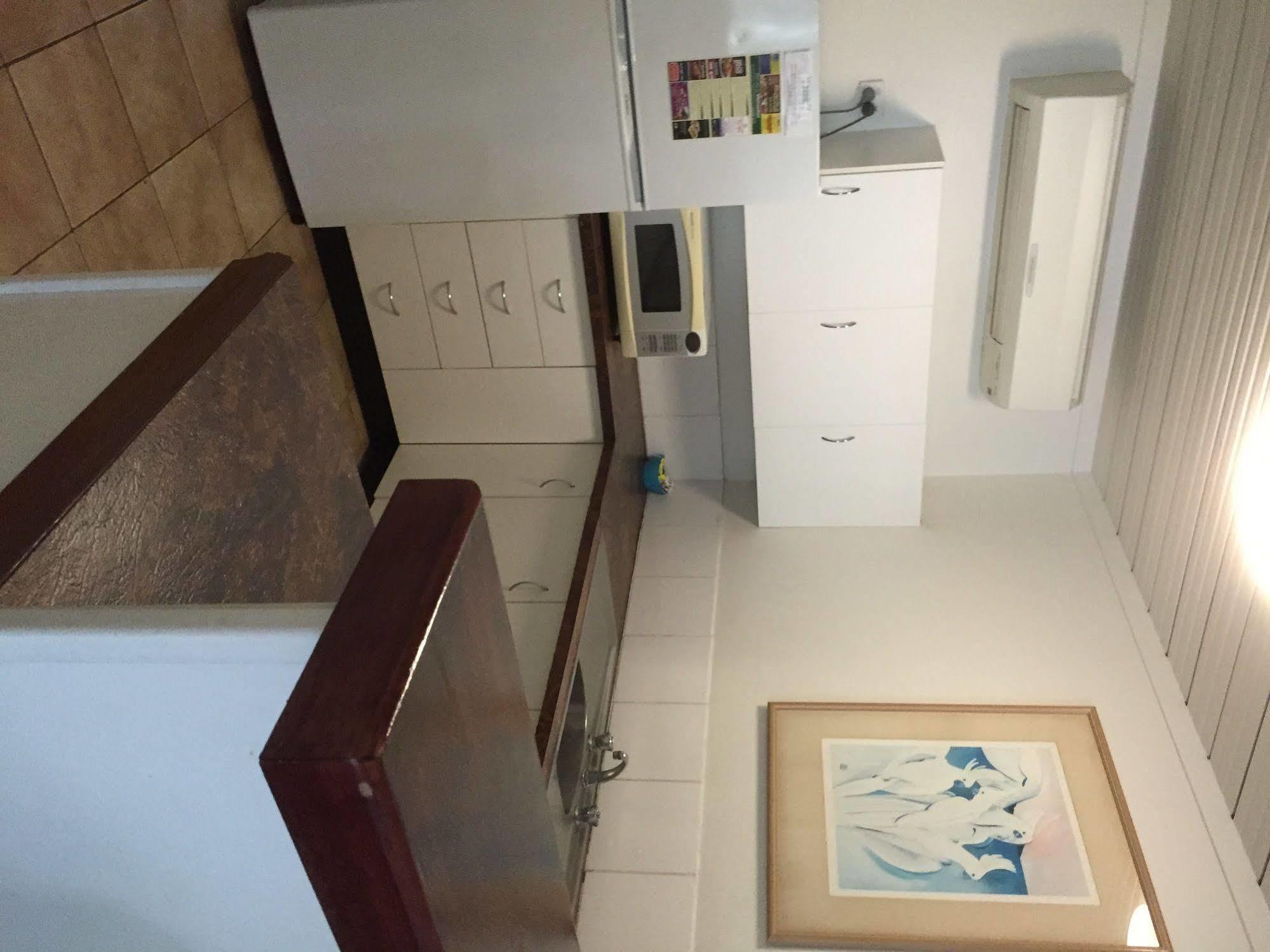Airlie Seaview Apartments Airlie Beach Exteriör bild